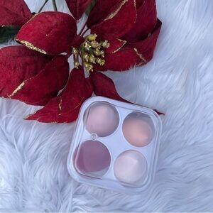 NEW Set Of 4 Makeup Sponges Foundation Powder